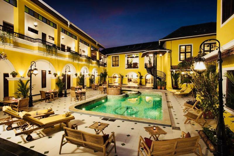 Forte Kochi Exterior photo